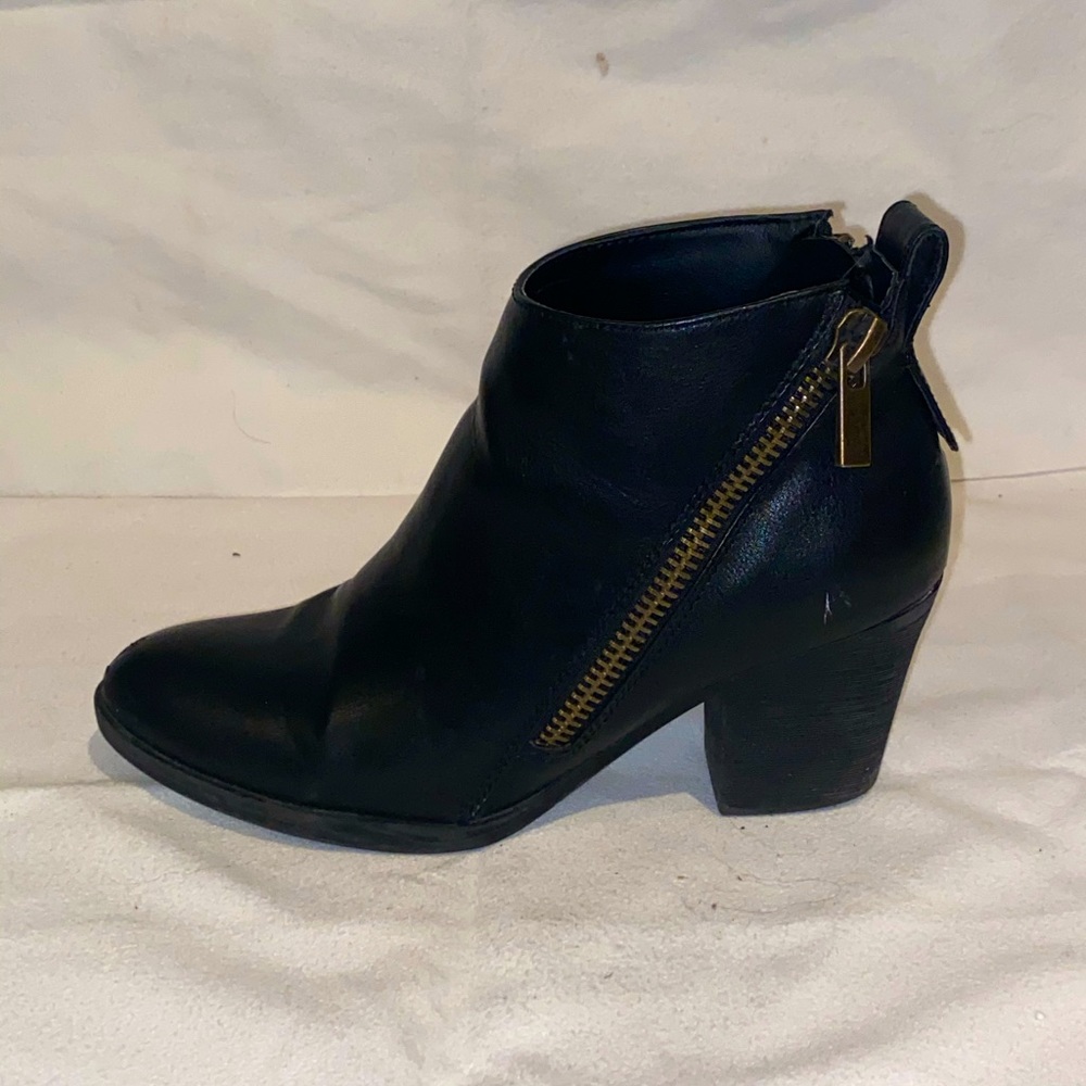 Ankle Boots with Zippers